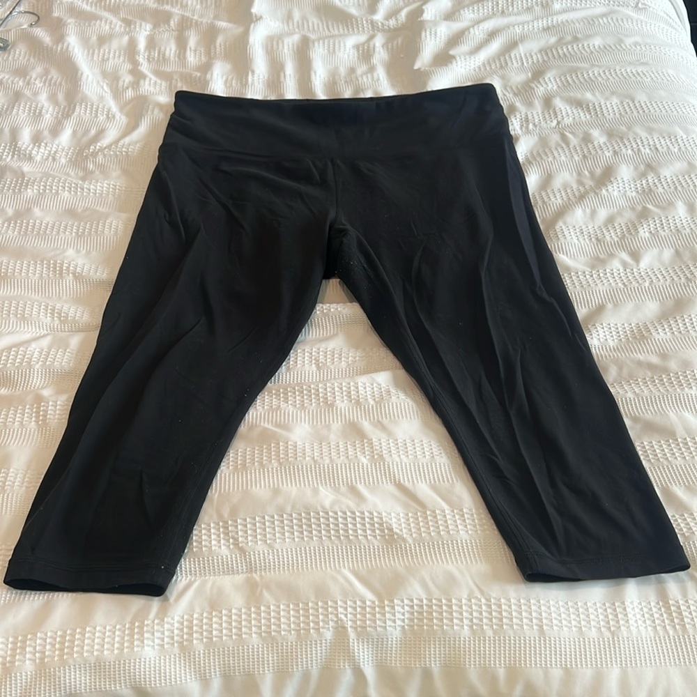 Athleta Black Elation Capri Leggings Size XL